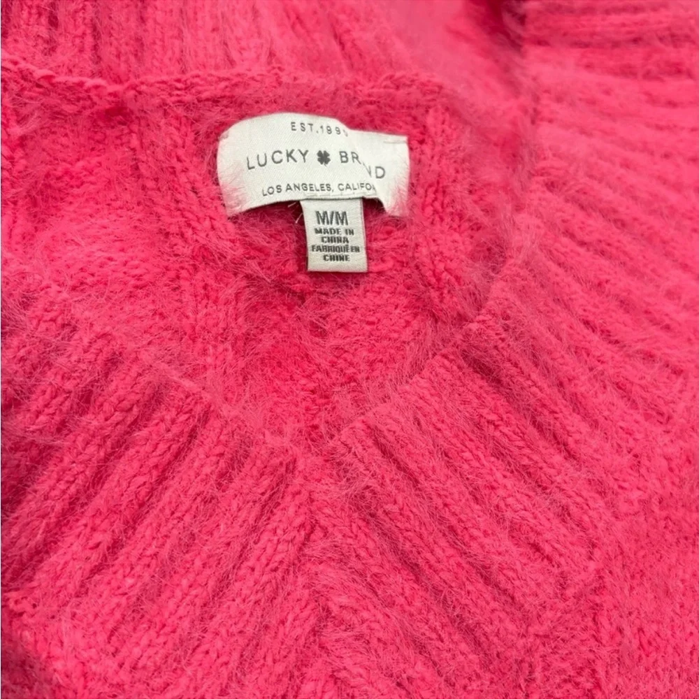 Lucky Brand Women Hot Pink Cable Knit fuzzy Eyelash V Neck size M - Picture 5 of 5